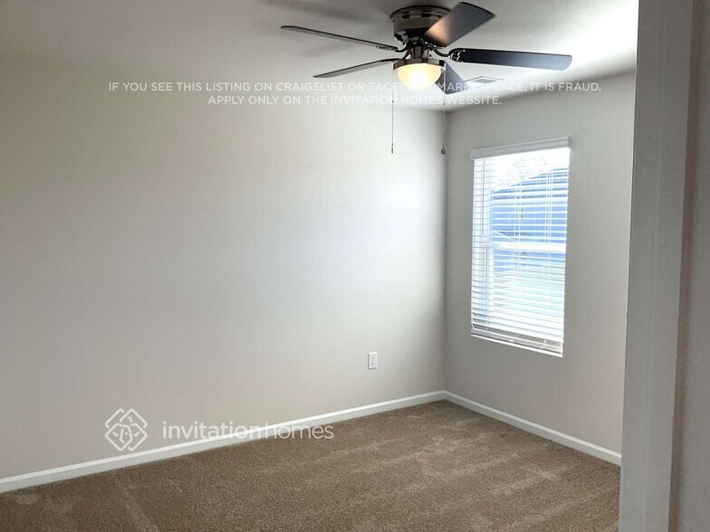 Building Photo - 213 White Flds Ave