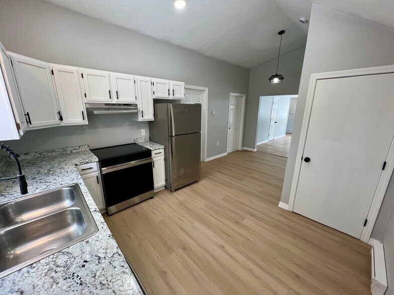 Kitchen - 40 Watch St