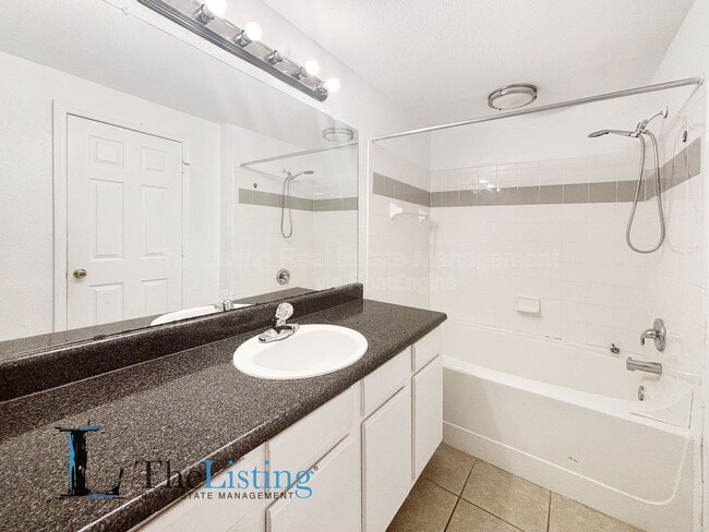 Building Photo - 3714 Palm Desert Ln