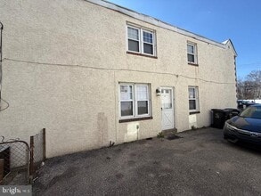 Building Photo - 417 E Fornance St