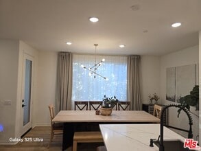 Building Photo - 22214 Poppy Ct