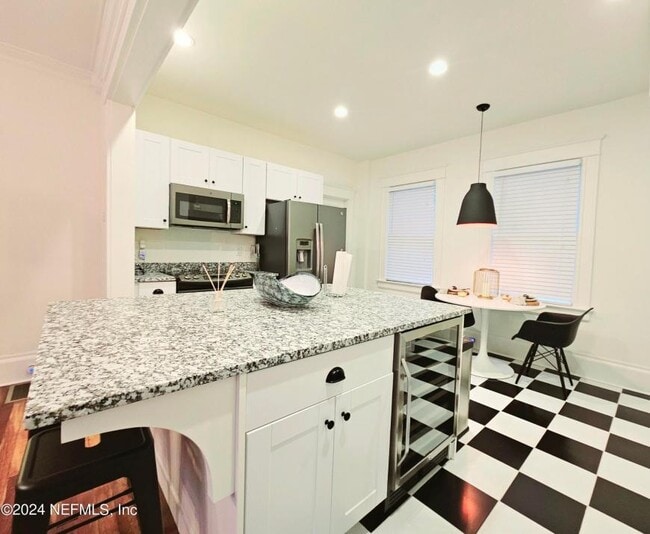 Building Photo - 1 bedroom in Jacksonville FL 32205
