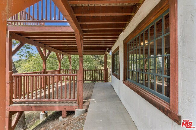 Building Photo - 4 Winding Way