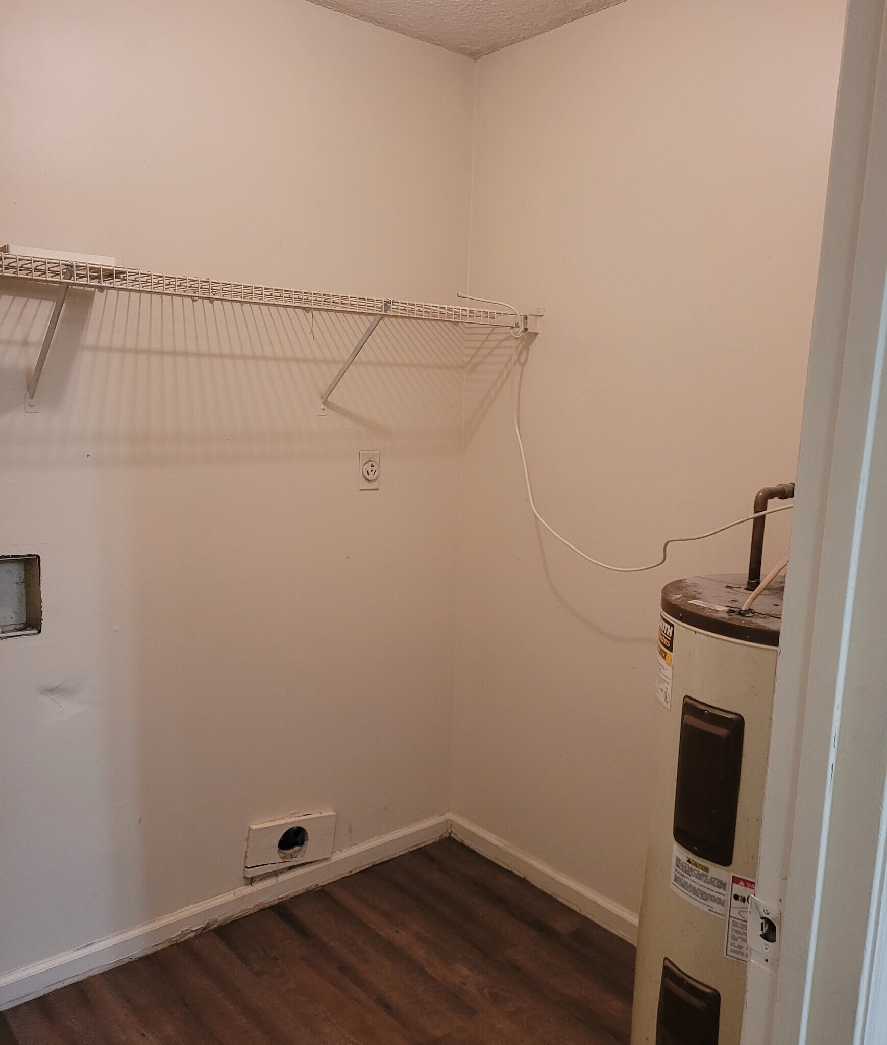 Building Photo - 1001 University St