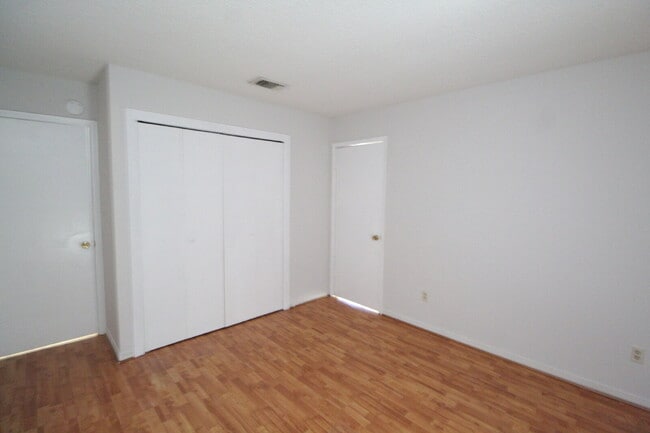 Building Photo - Move-In Ready! Updated 2BR/2BA in NE Pensa...