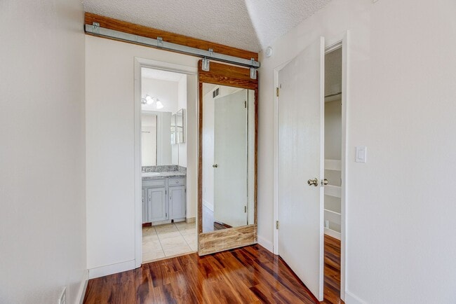 Building Photo - 3bd 2.5 bath Townhome for Rent, also on market for sale