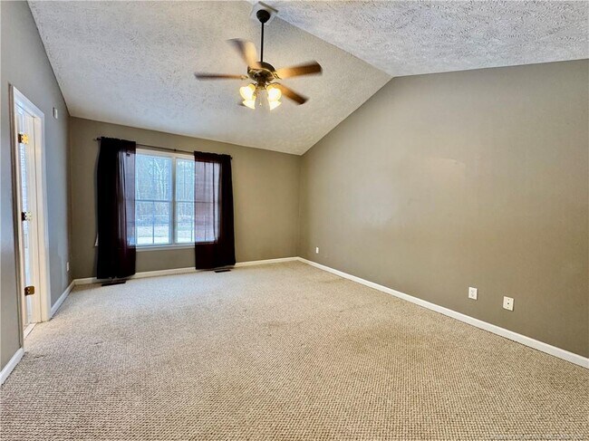 Building Photo - 271 Stone Cross Dr