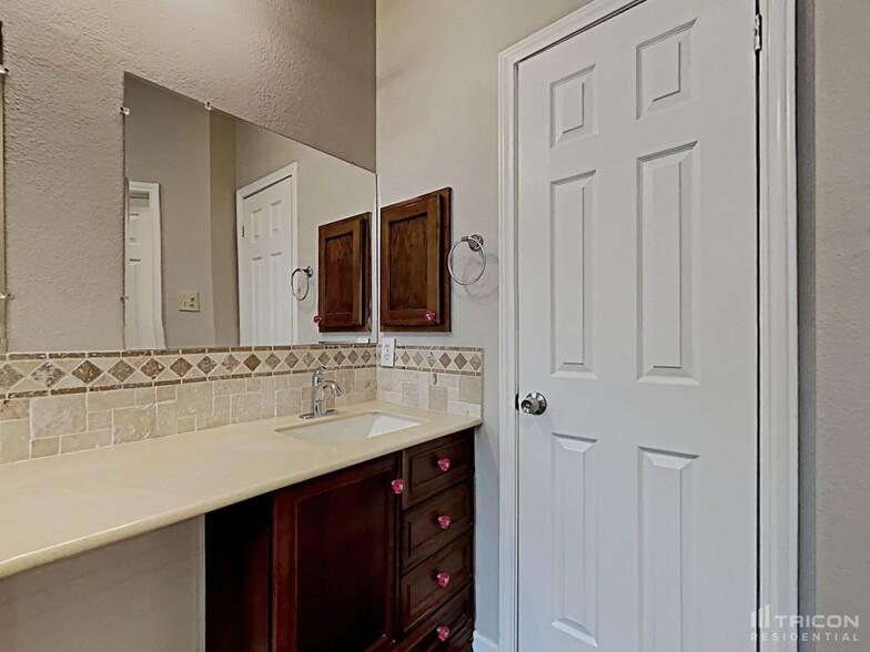 Building Photo - 1240 Estival Dr