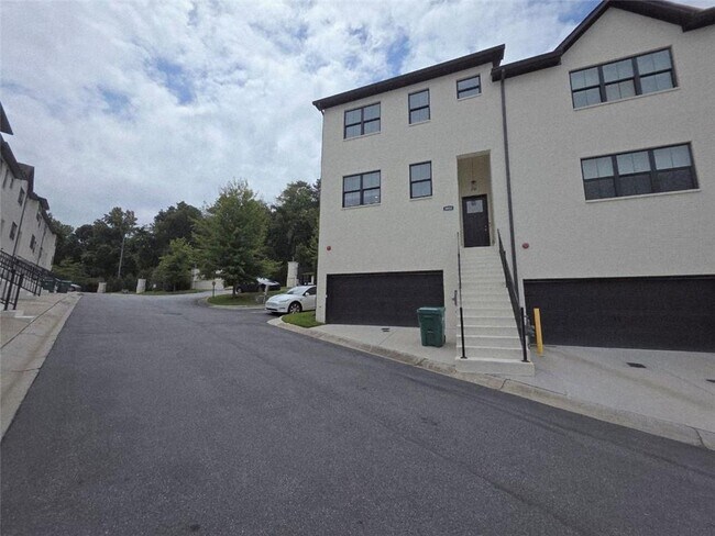 Primary Photo - 8020 Linfield Way