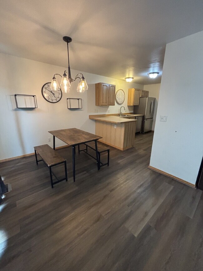 Building Photo - Charming 3-Bedroom  2.5 Bath retreat in Be...