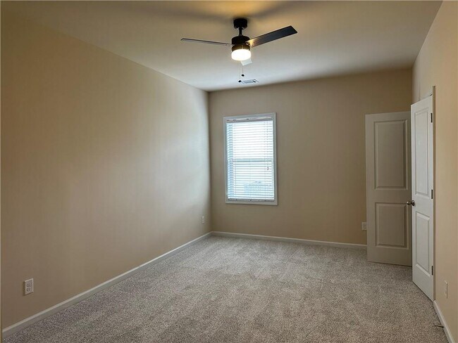 Building Photo - 5750 Rialto Way