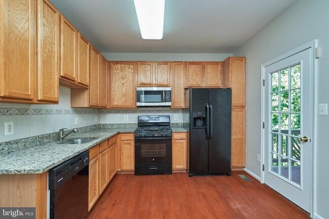 Building Photo - 20515 Blue Heron Terrace