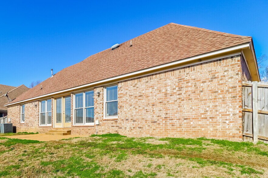 Building Photo - 1418 Hidden Ridge Ln