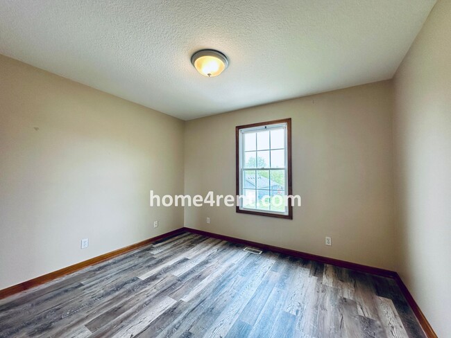 Building Photo - Spacious Four Bedroom Home in KCMO w/ Bran...