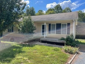 Building Photo - 3 BDRM 2 BA HOME BUILT IN 2004, 1208 SQ FT...