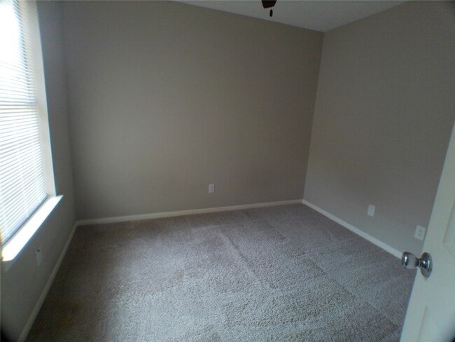 Building Photo - 4422 Haiti Ln