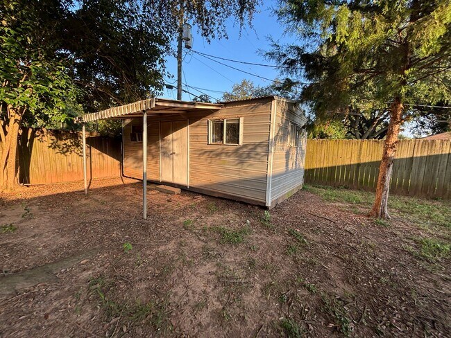 Building Photo - COZY HOME IN SHREVE ISLAND