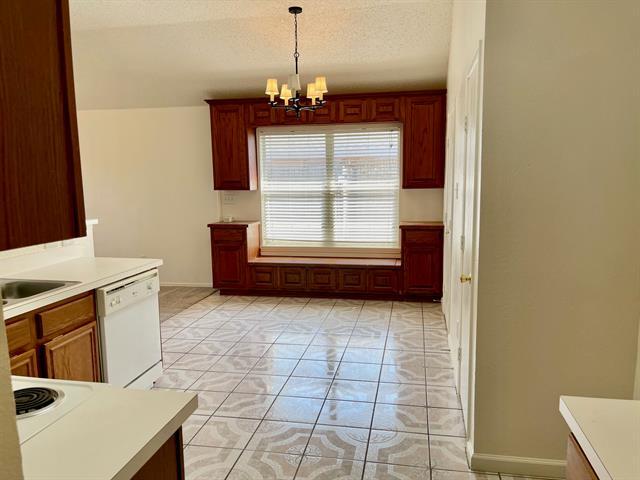 Building Photo - 1008 Rock Springs Dr