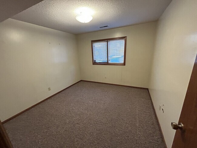 Building Photo - 605 North 40th
