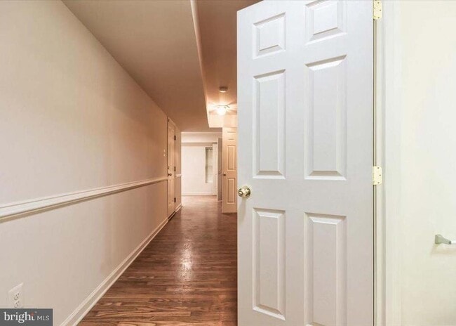 Building Photo - 17 Karendale Ct