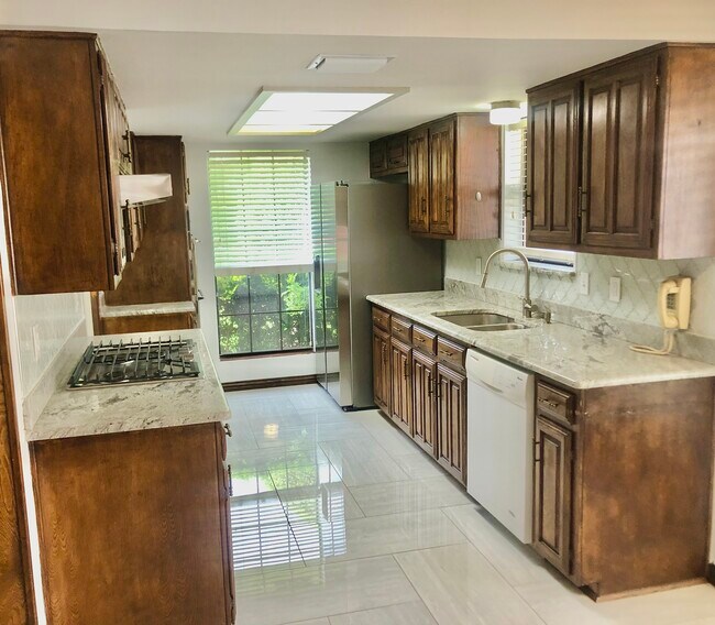 Building Photo - 3502 Andrea Ln