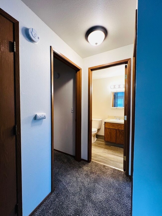 Building Photo - d1106