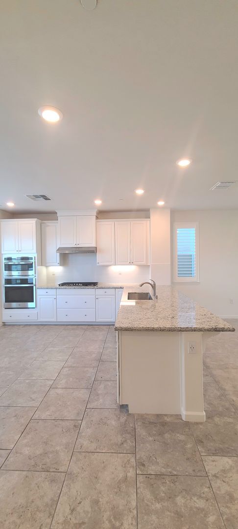 Building Photo - Beautiful Single Story Home in 55 + Community!