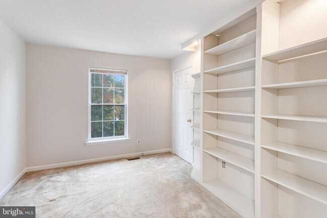 Building Photo - 15385 Bevanwood Dr