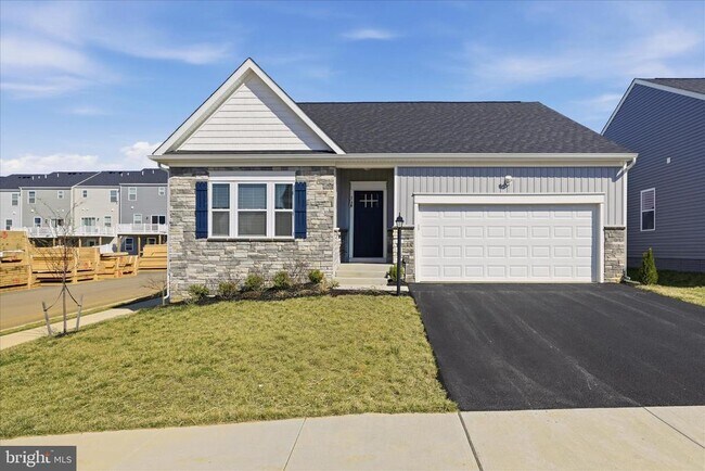 Building Photo - 148 Huntwell W Ave