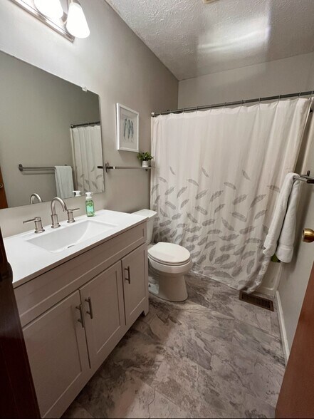 Building Photo - 8167 Newark Ave