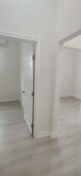 Building Photo - 1333 S Park Ave