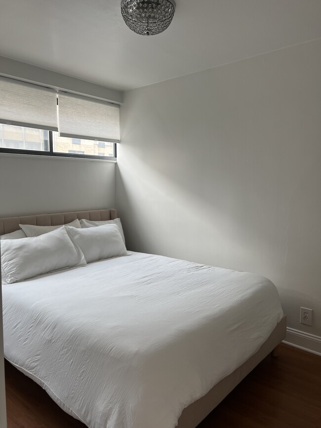 Building Photo - 1420 N St NW