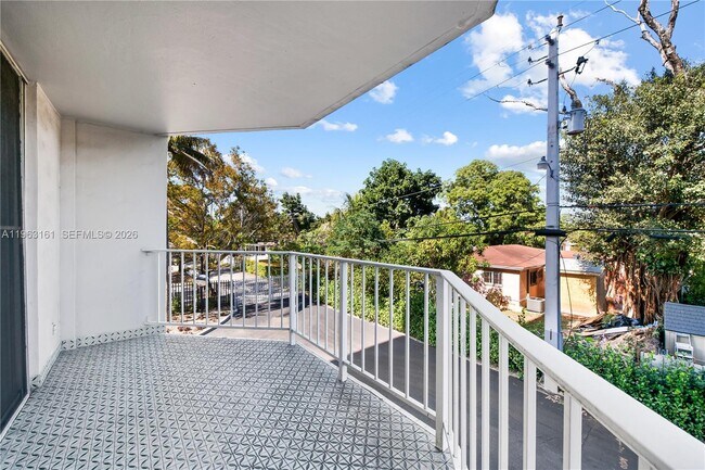 Building Photo - 16740 NE 9th Ave