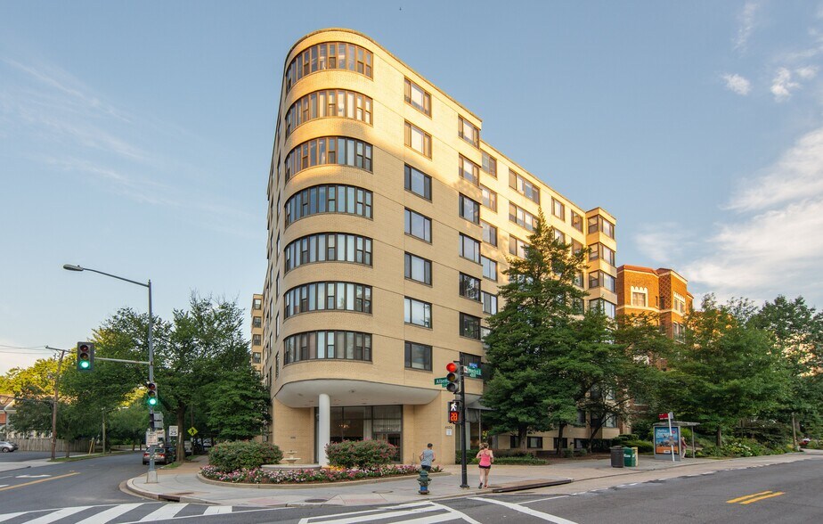 Building Photo - Connecticut House Apartments