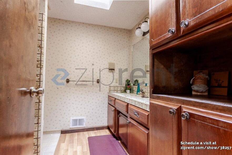 Building Photo - 11034 Juanita Ct