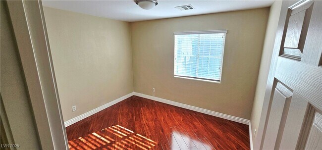 Building Photo - 5876 Capsicum Ct