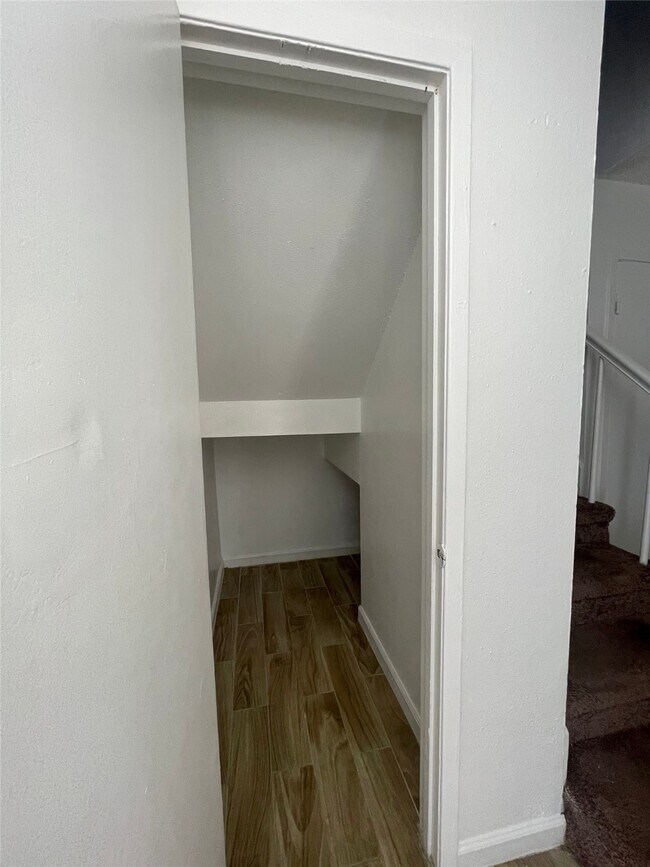 Building Photo - 6200 W Tidwell Rd