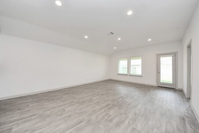 Building Photo - 7806 Cattleman Vly Dr