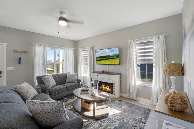 Building Photo - 6 Lilac Ln