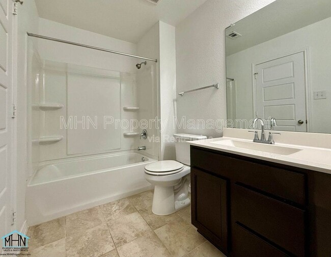 Building Photo - 1311 Swan Ct