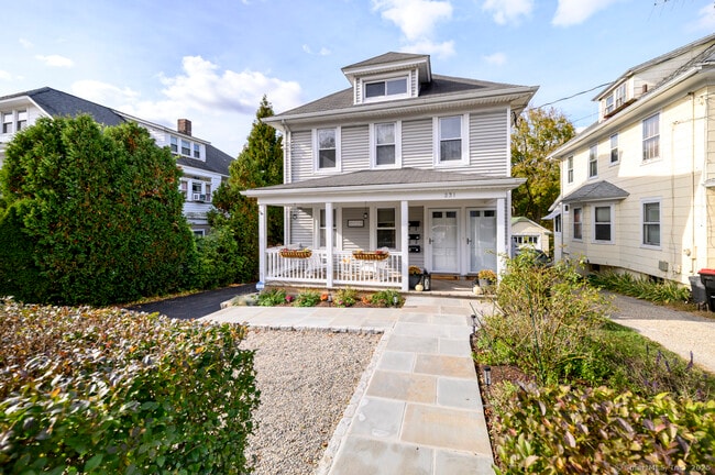 Building Photo - 231 Flax Hill Rd