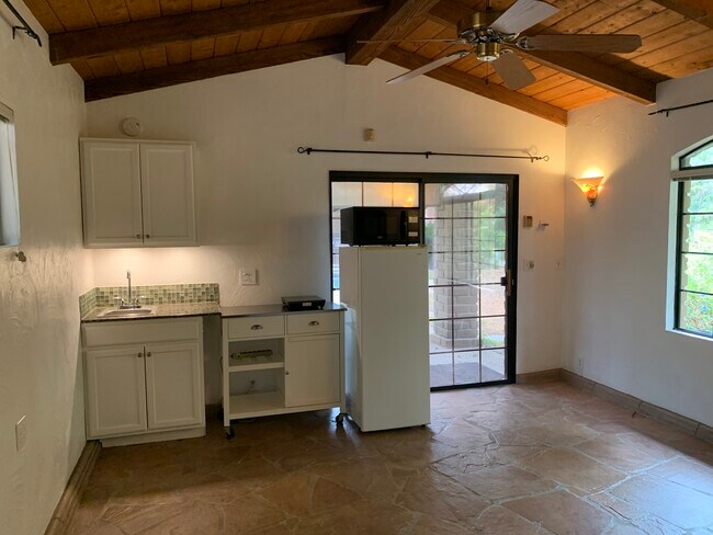 Building Photo - 1881 Rockhoff Rd