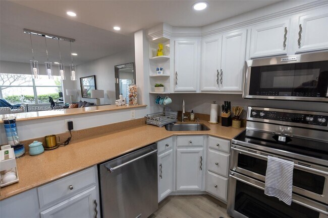 Building Photo - 1501 S Ocean Blvd