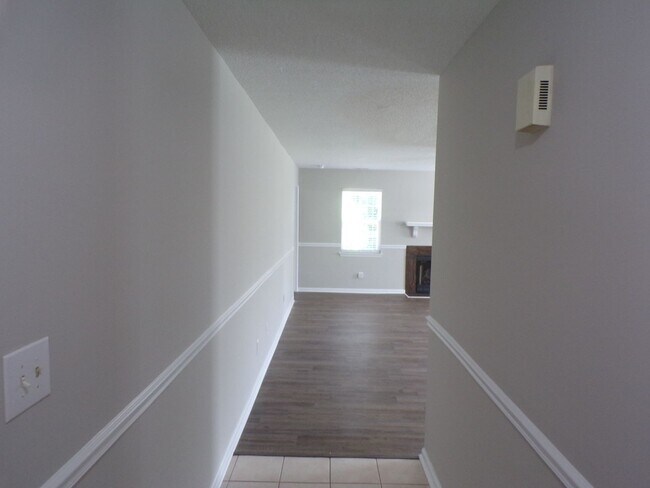 Building Photo - 1019 Furia Dr