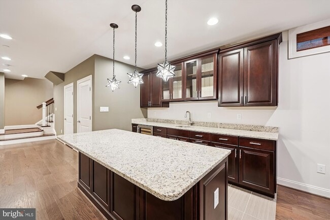Building Photo - 448 Salk Cir