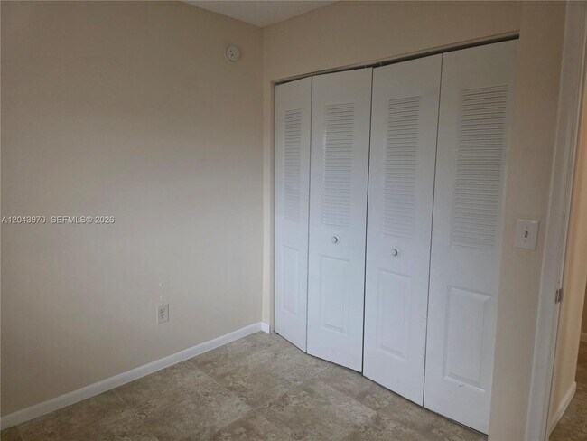 Building Photo - 4586 SW 139th Ct