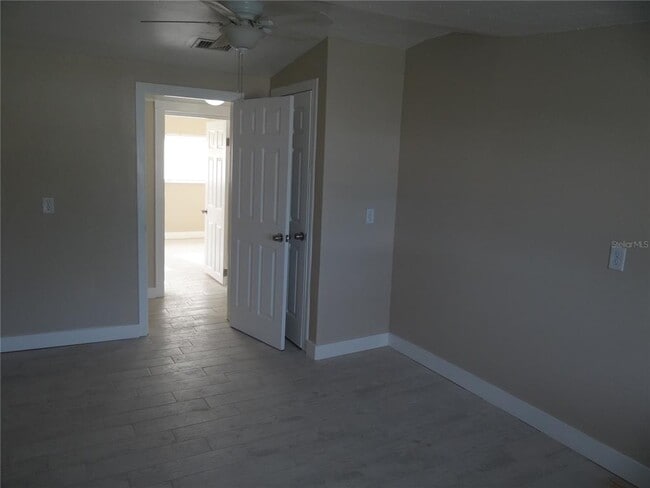 Building Photo - 13360 Boca Ciega Ave