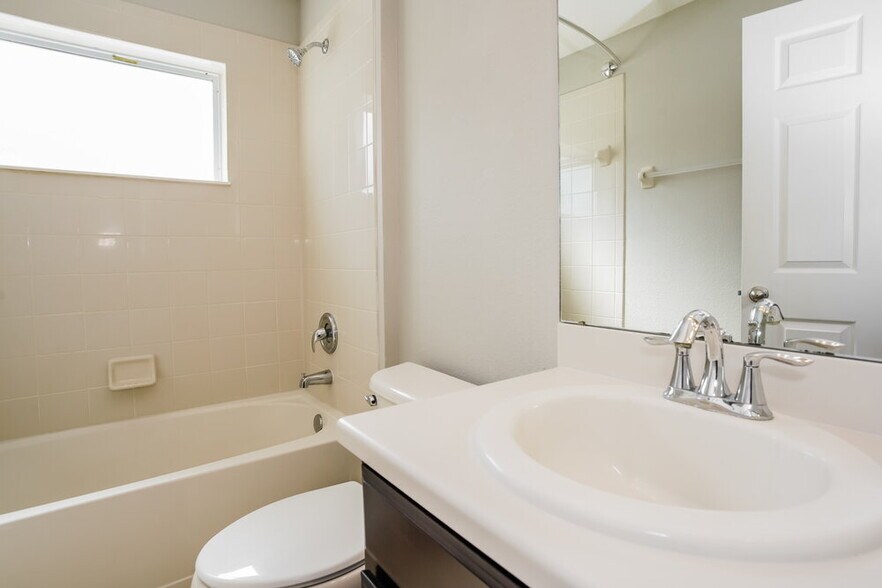 Building Photo - 7603 Forest Mere Dr