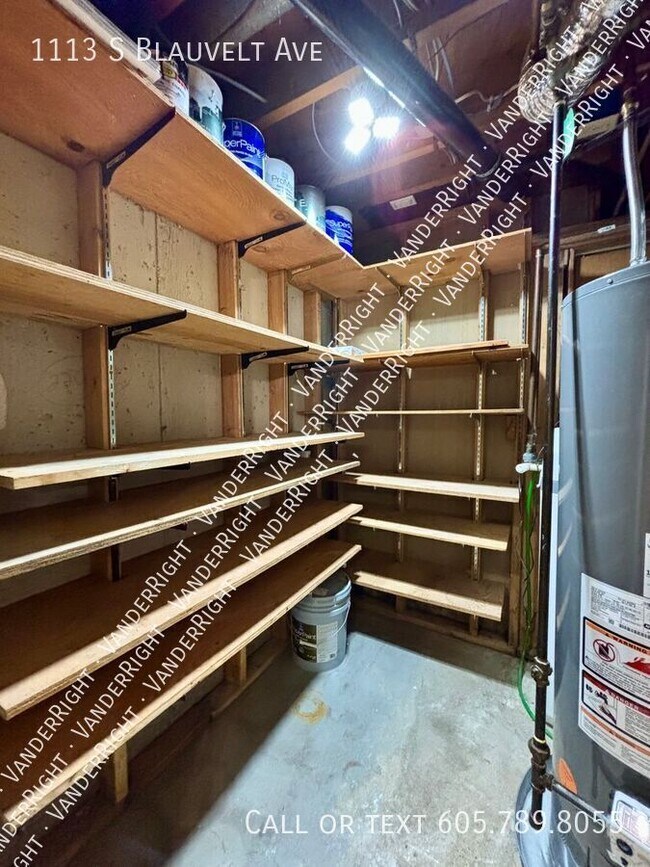 Building Photo - 1113 S Blauvelt Ave
