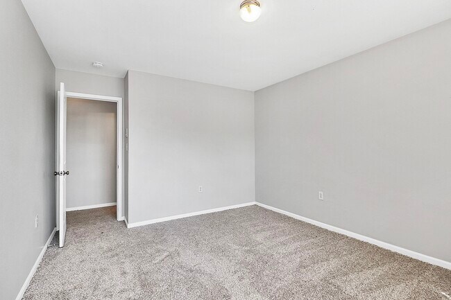 Building Photo - 115 Hunslet Cir
